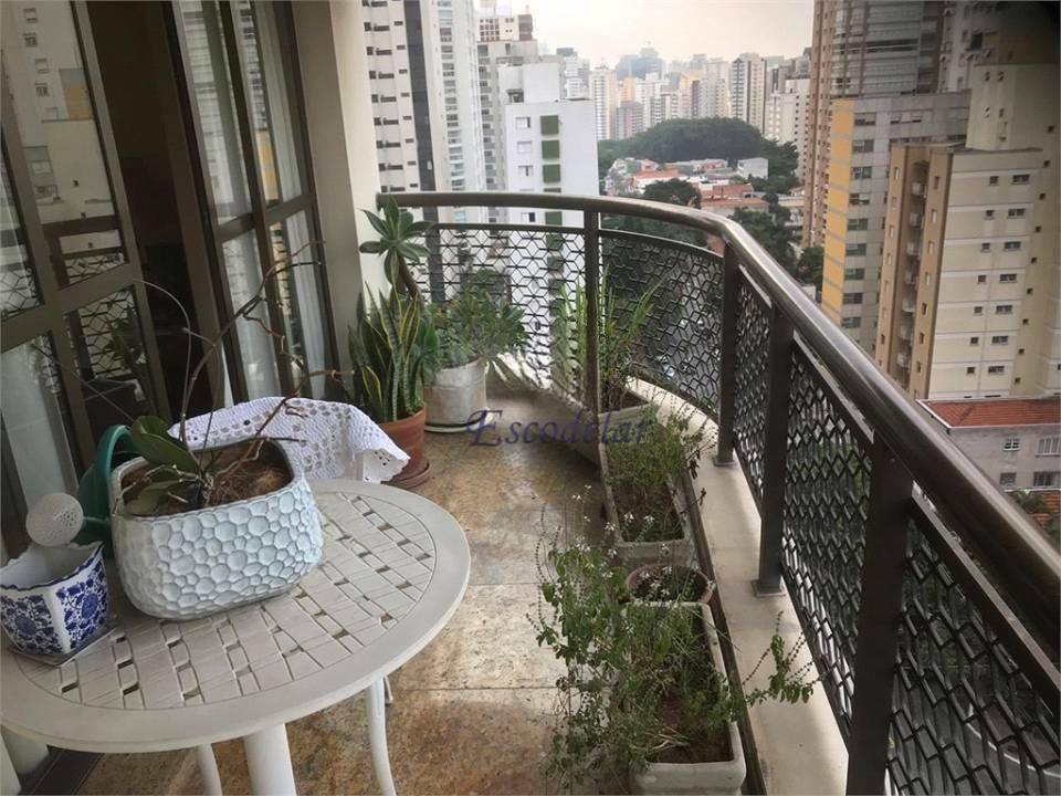 Apartamento à venda com 3 quartos, 159m² - Foto 4