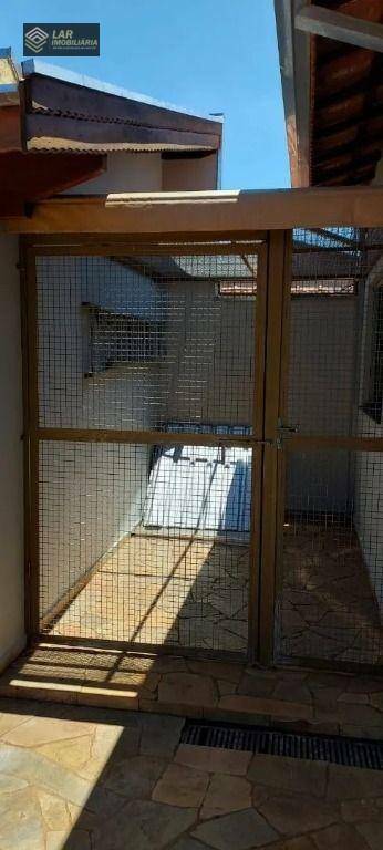 Casa à venda com 2 quartos, 210m² - Foto 12