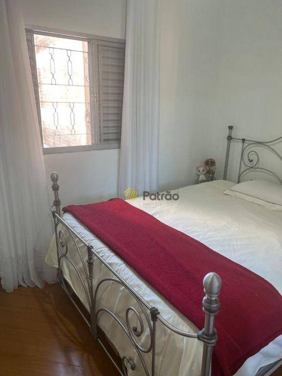 Casa à venda com 3 quartos, 220m² - Foto 13