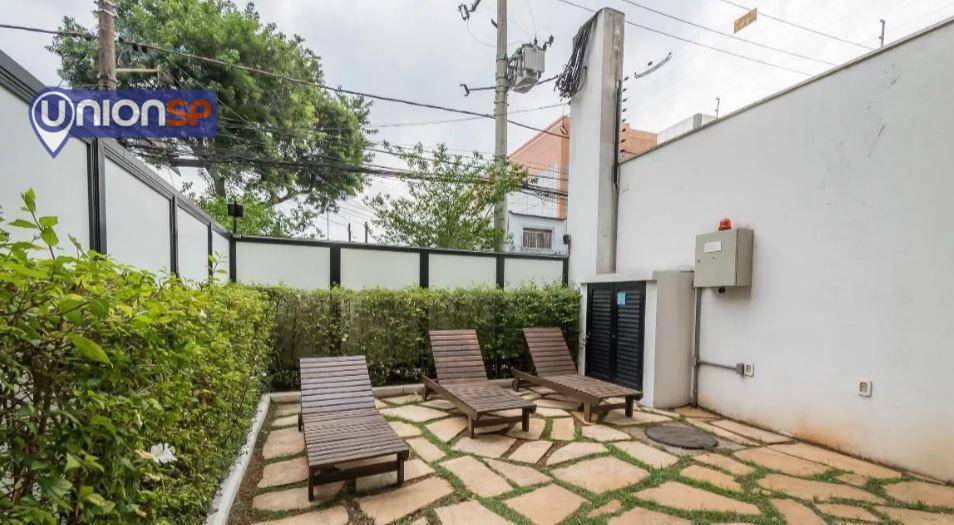 Apartamento à venda com 1 quarto, 60m² - Foto 17