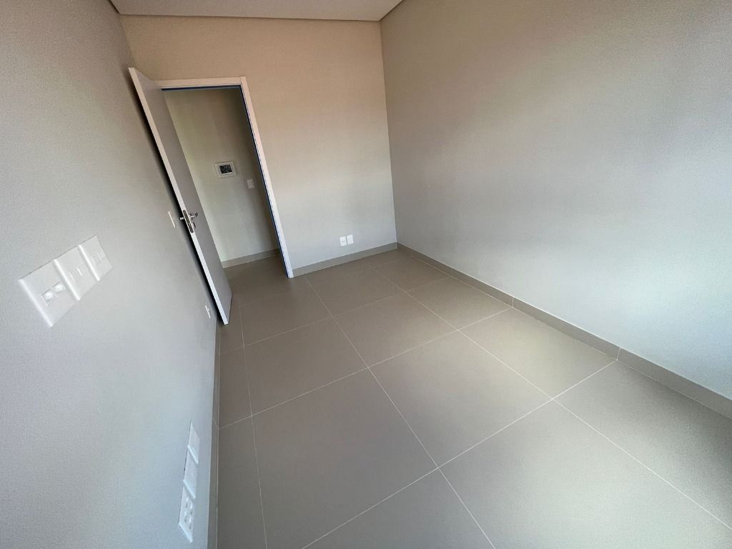 Apartamento à venda com 2 quartos, 62m² - Foto 10