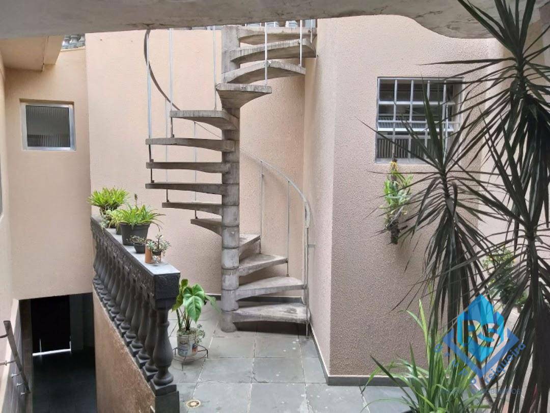 Sobrado à venda e aluguel com 3 quartos, 180m² - Foto 14