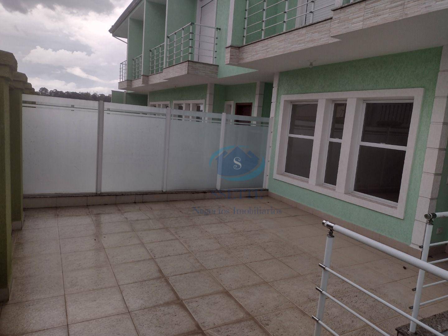 Sobrado à venda com 3 quartos, 240m² - Foto 1