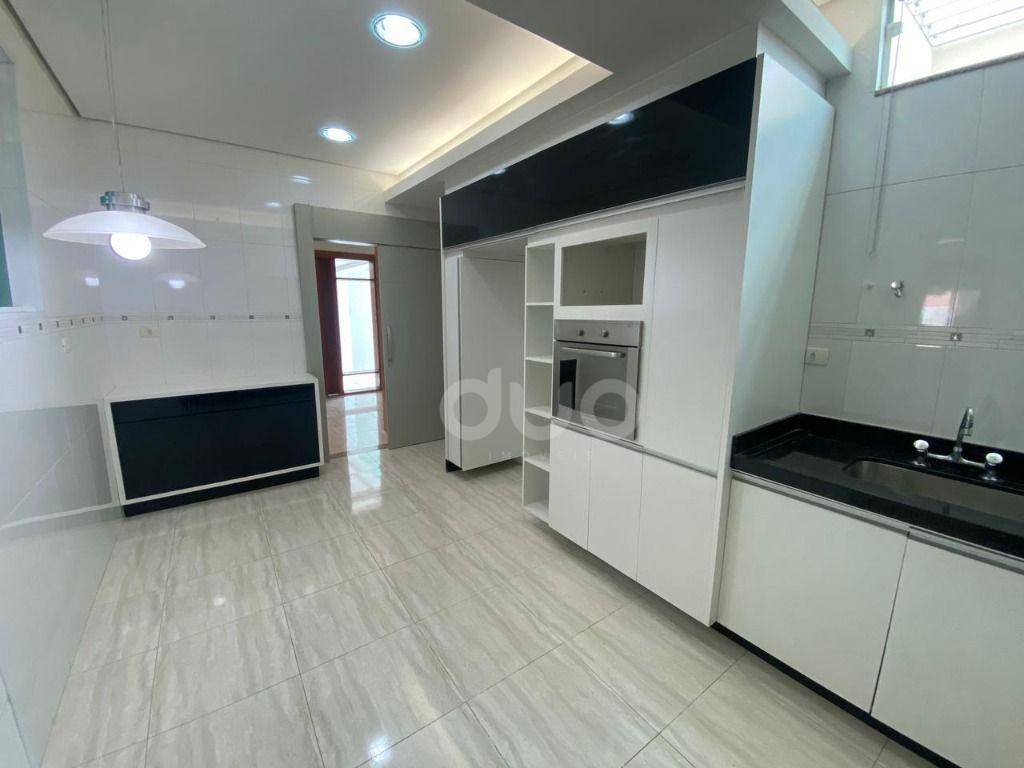 Casa à venda com 3 quartos, 200m² - Foto 9