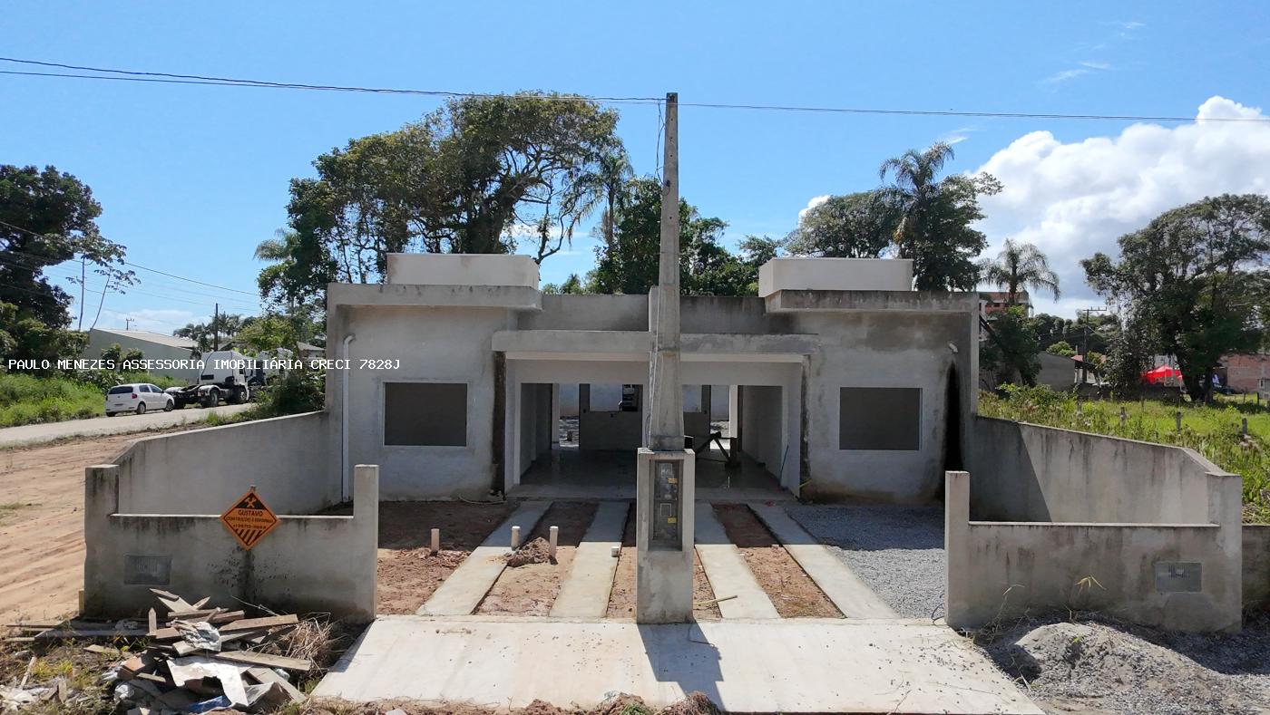 Casa à venda com 2 quartos, 180m² - Foto 1