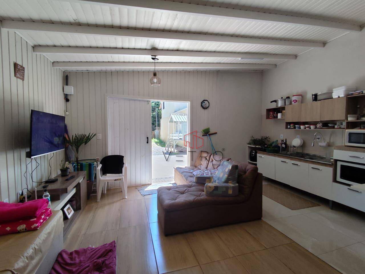 Casa à venda com 1 quarto, 60m² - Foto 2