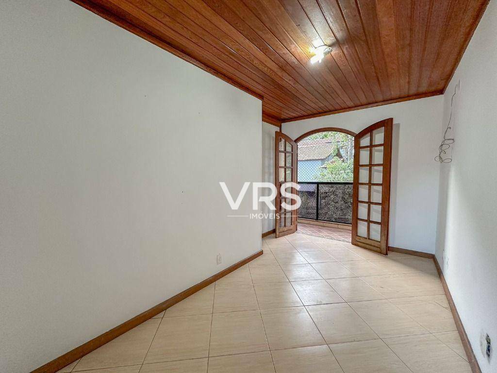 Casa à venda com 3 quartos, 182m² - Foto 16