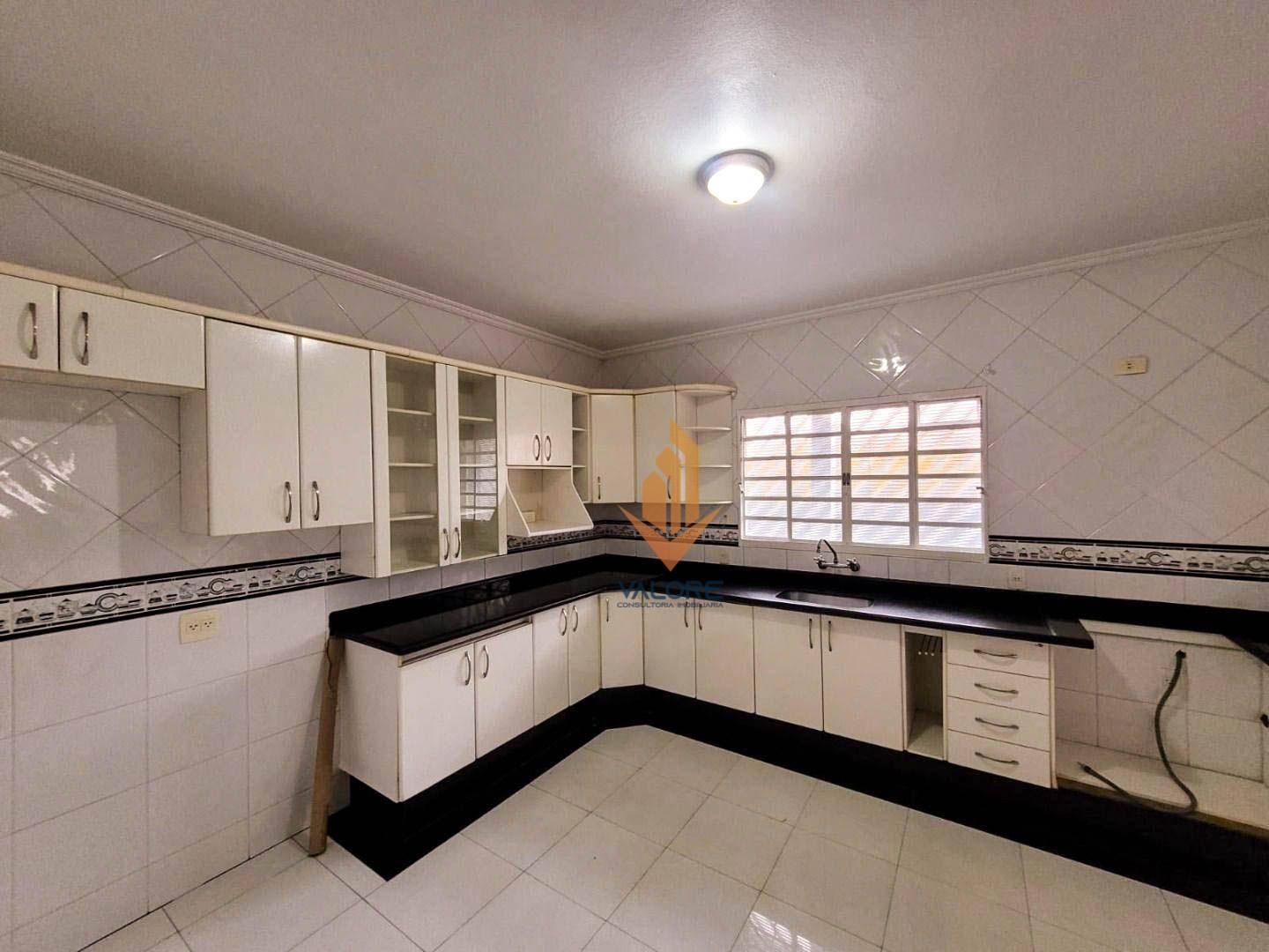 Casa à venda com 3 quartos, 286m² - Foto 12