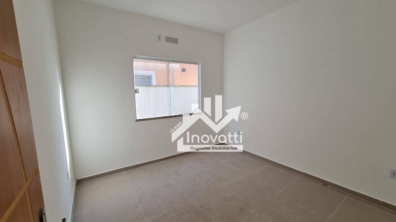 Casa à venda com 2 quartos, 75m² - Foto 11