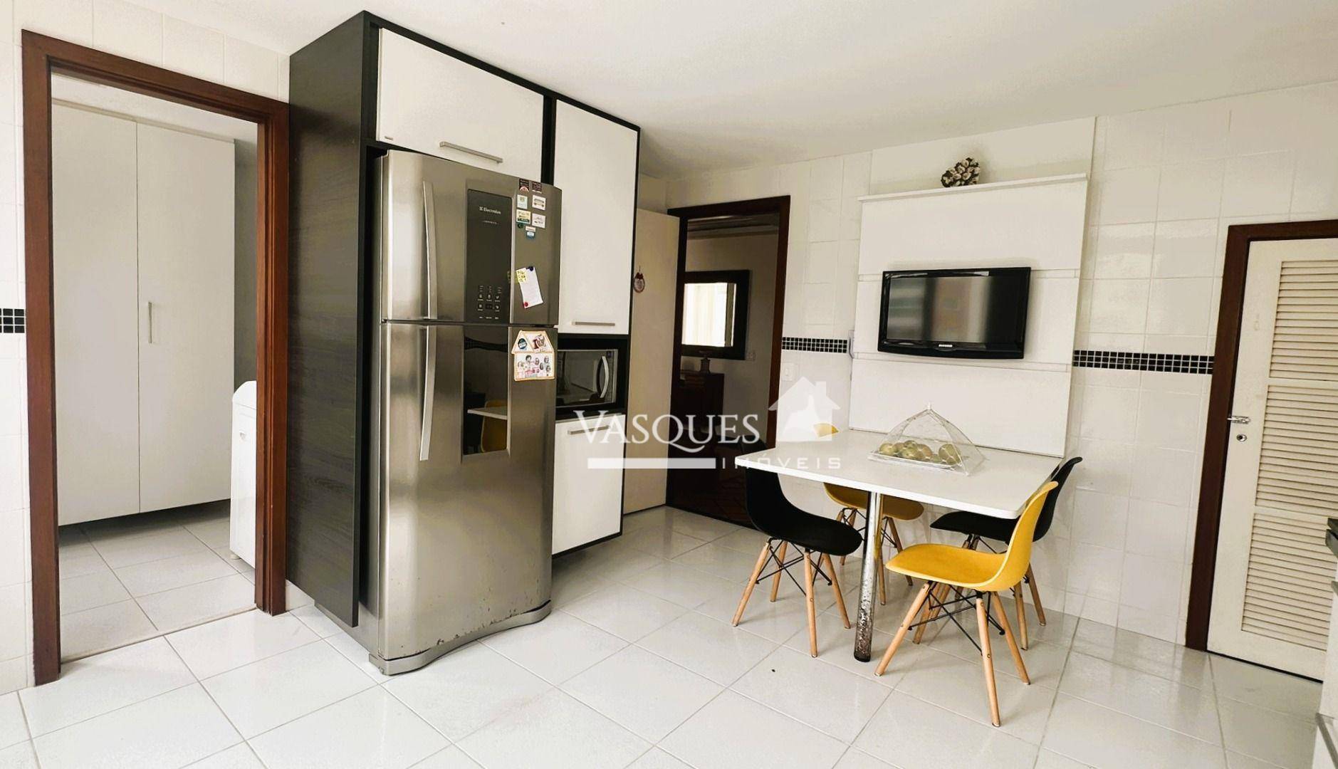 Apartamento à venda com 3 quartos, 142m² - Foto 13