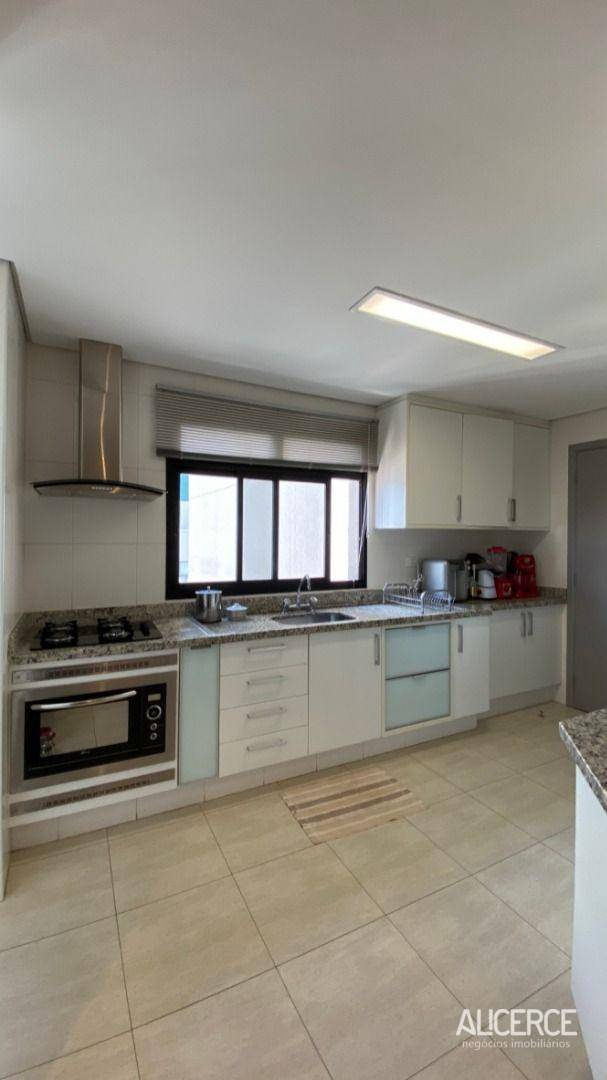 Apartamento à venda com 3 quartos, 237m² - Foto 42