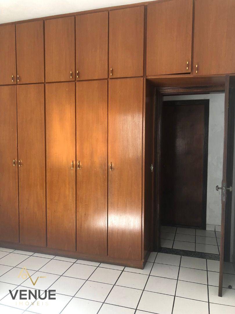 Sobrado à venda com 4 quartos, 450M2 - Foto 4