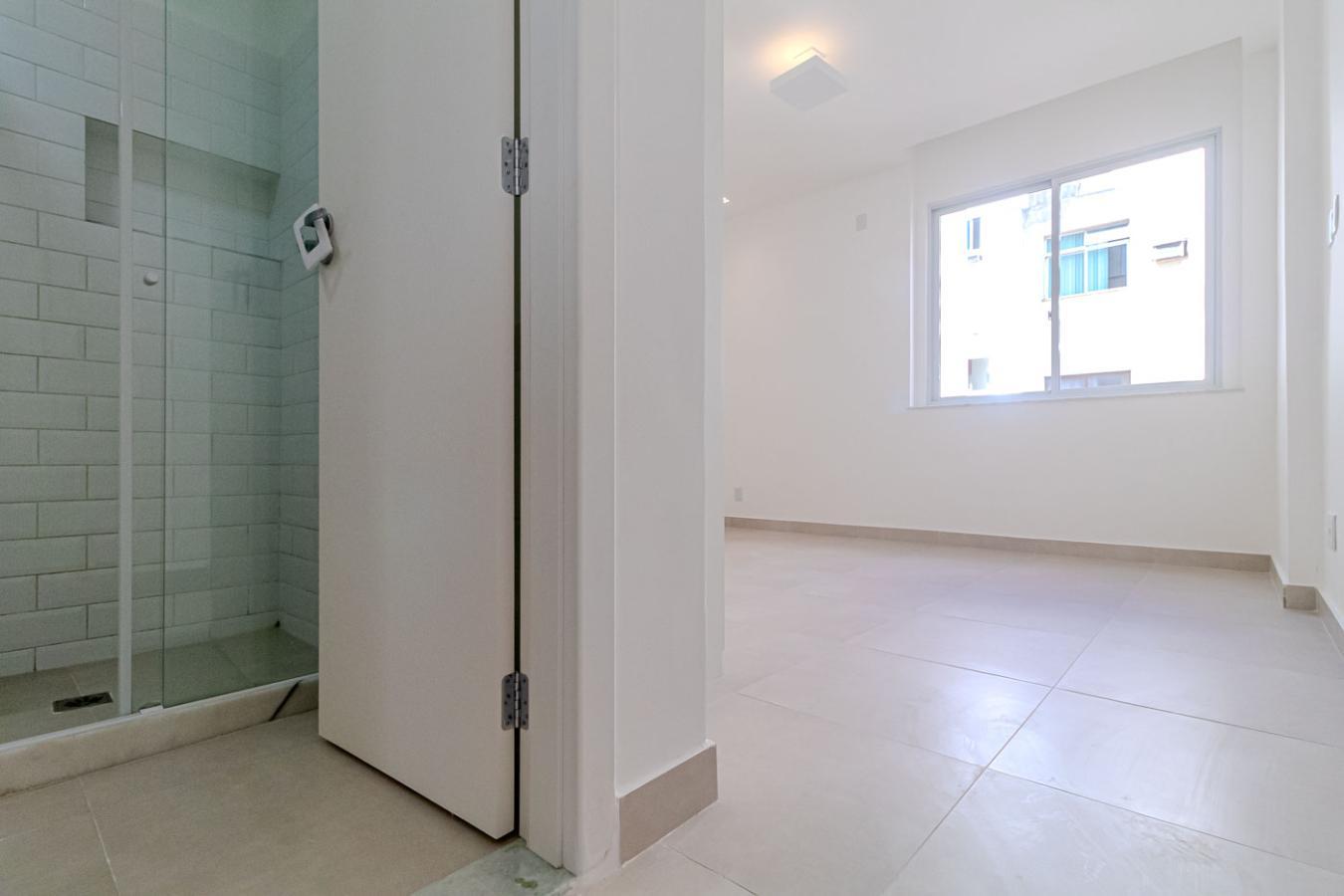 Apartamento à venda com 3 quartos, 135m² - Foto 8