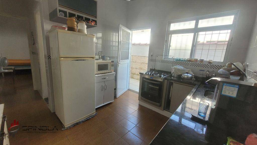 Casa à venda com 2 quartos, 90m² - Foto 10