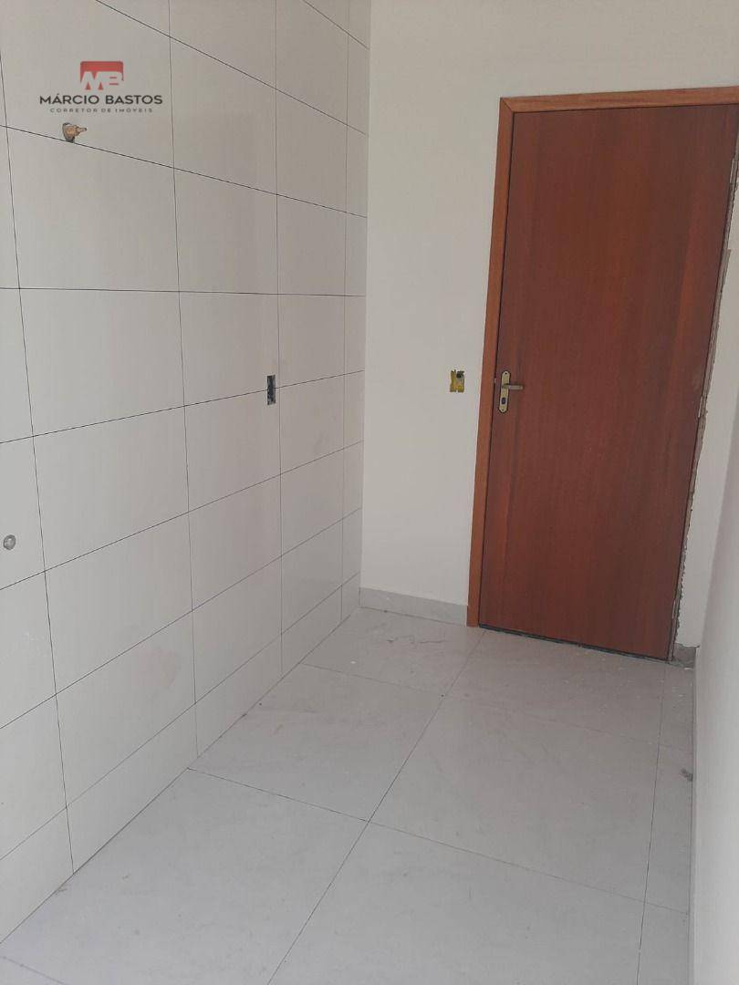 Casa à venda com 3 quartos, 108m² - Foto 12