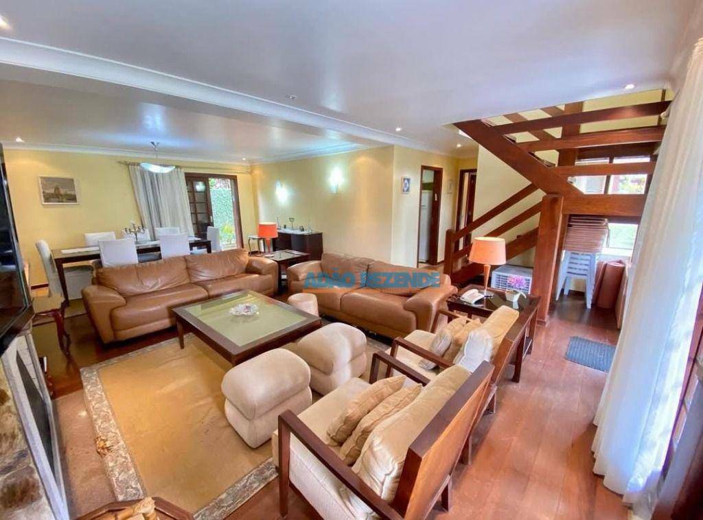 Casa de Condomínio à venda com 4 quartos, 220m² - Foto 3