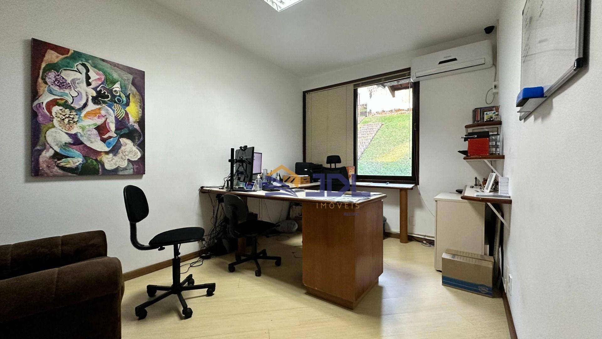 Casa à venda com 3 quartos, 350m² - Foto 7