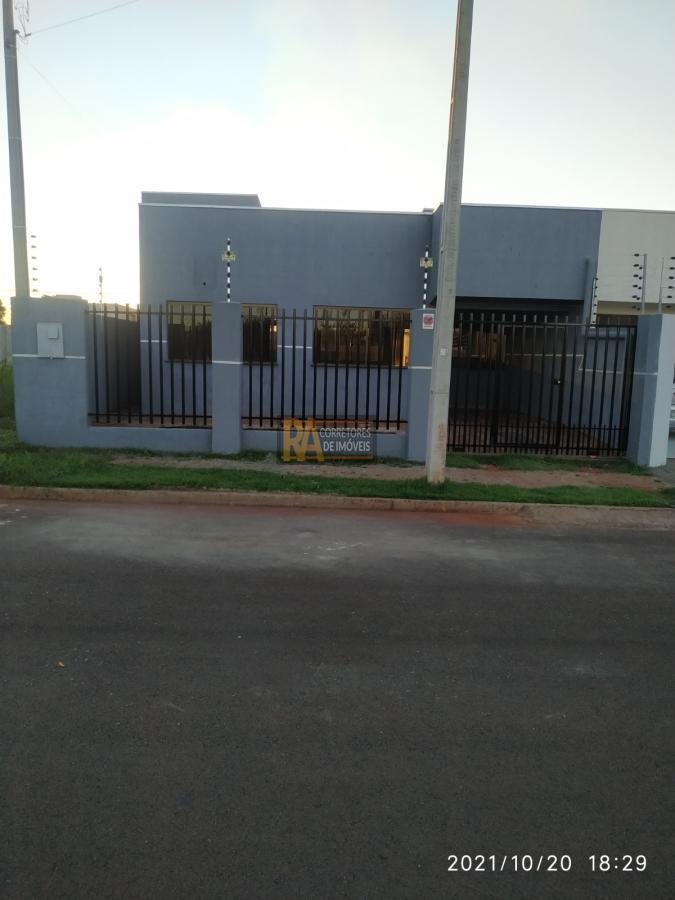Casa à venda com 2 quartos, 130m² - Foto 1