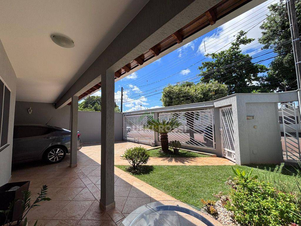 Casa, 4 quartos, 229 m² - Foto 3