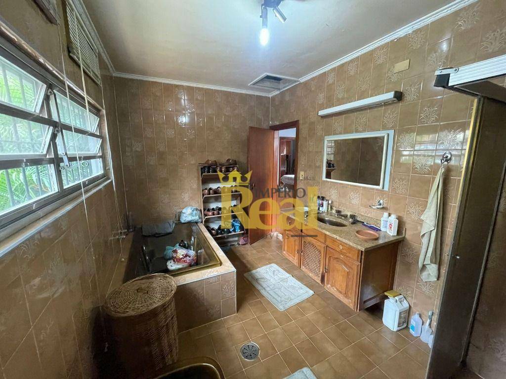 Casa à venda e aluguel com 3 quartos, 390m² - Foto 10