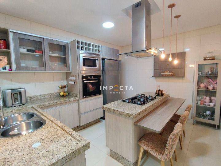 Casa à venda com 3 quartos, 154m² - Foto 2