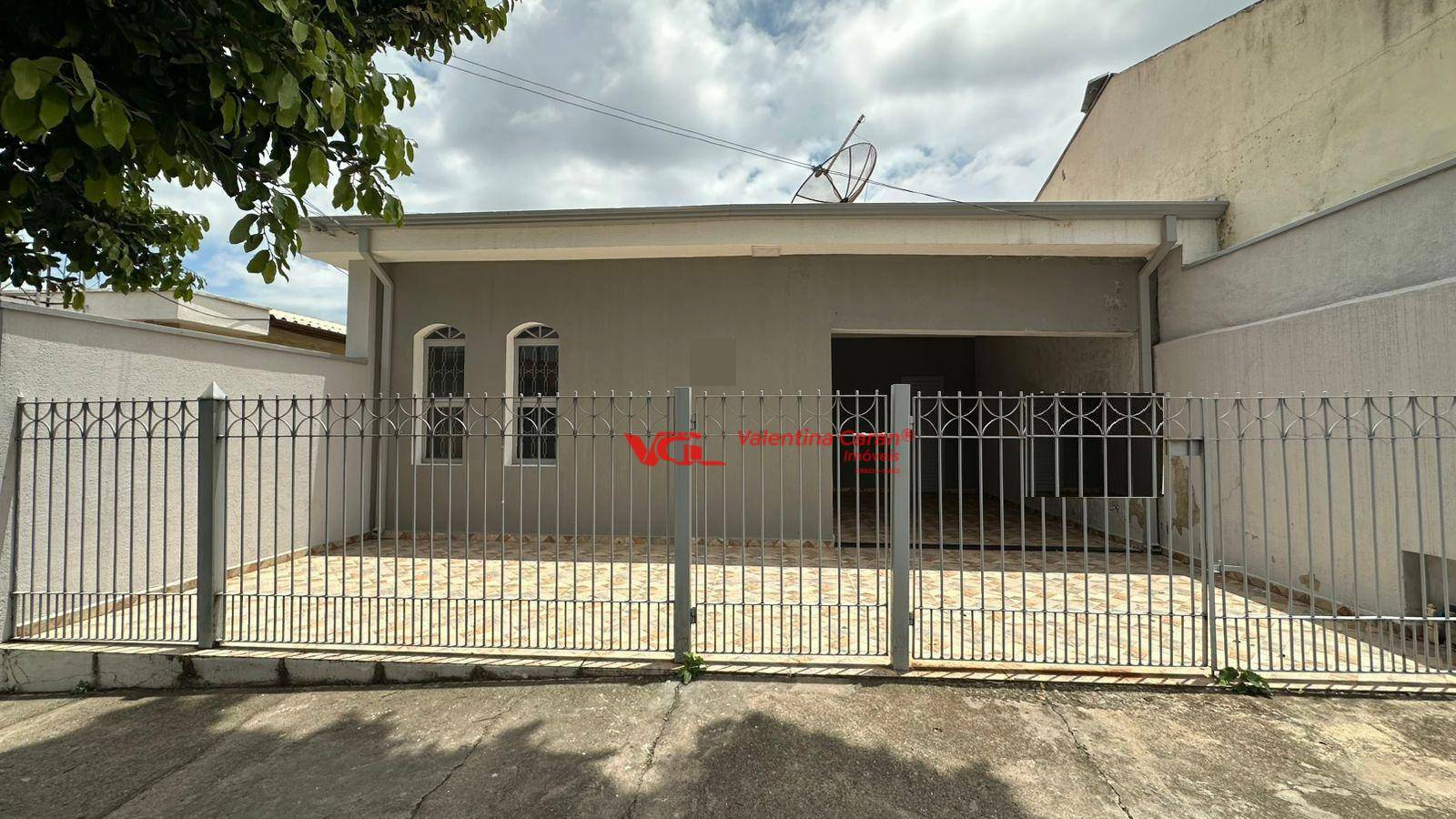 Casa à venda com 4 quartos, 160m² - Foto 2