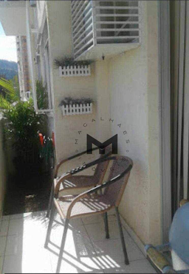 Apartamento à venda com 2 quartos, 67m² - Foto 2