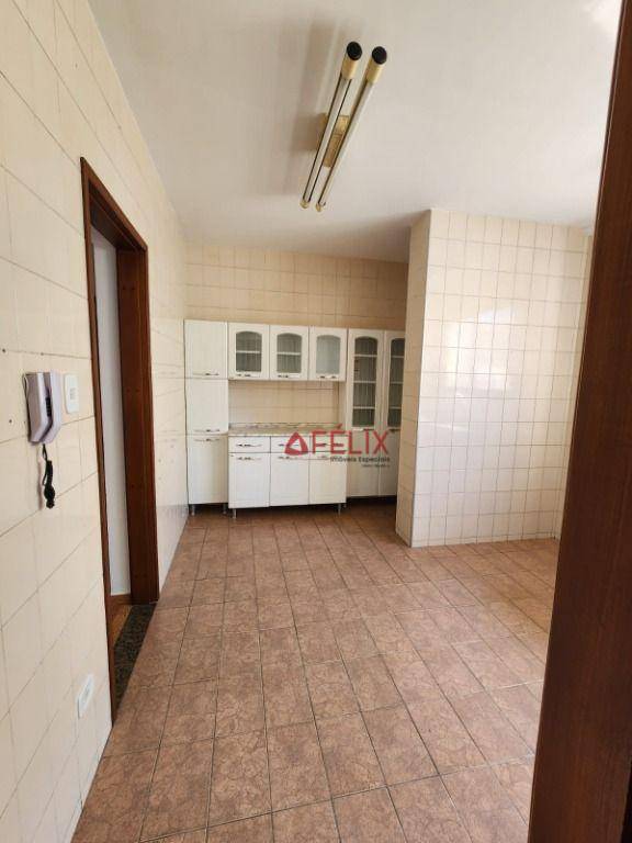 Apartamento à venda com 3 quartos, 111m² - Foto 7