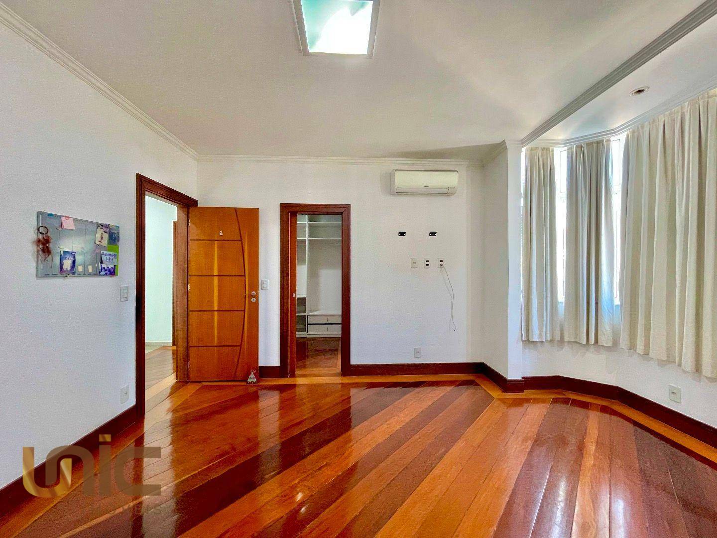 Casa de Condomínio à venda e aluguel com 6 quartos, 256m² - Foto 39