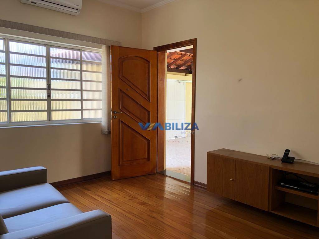 Casa à venda com 2 quartos, 140m² - Foto 10