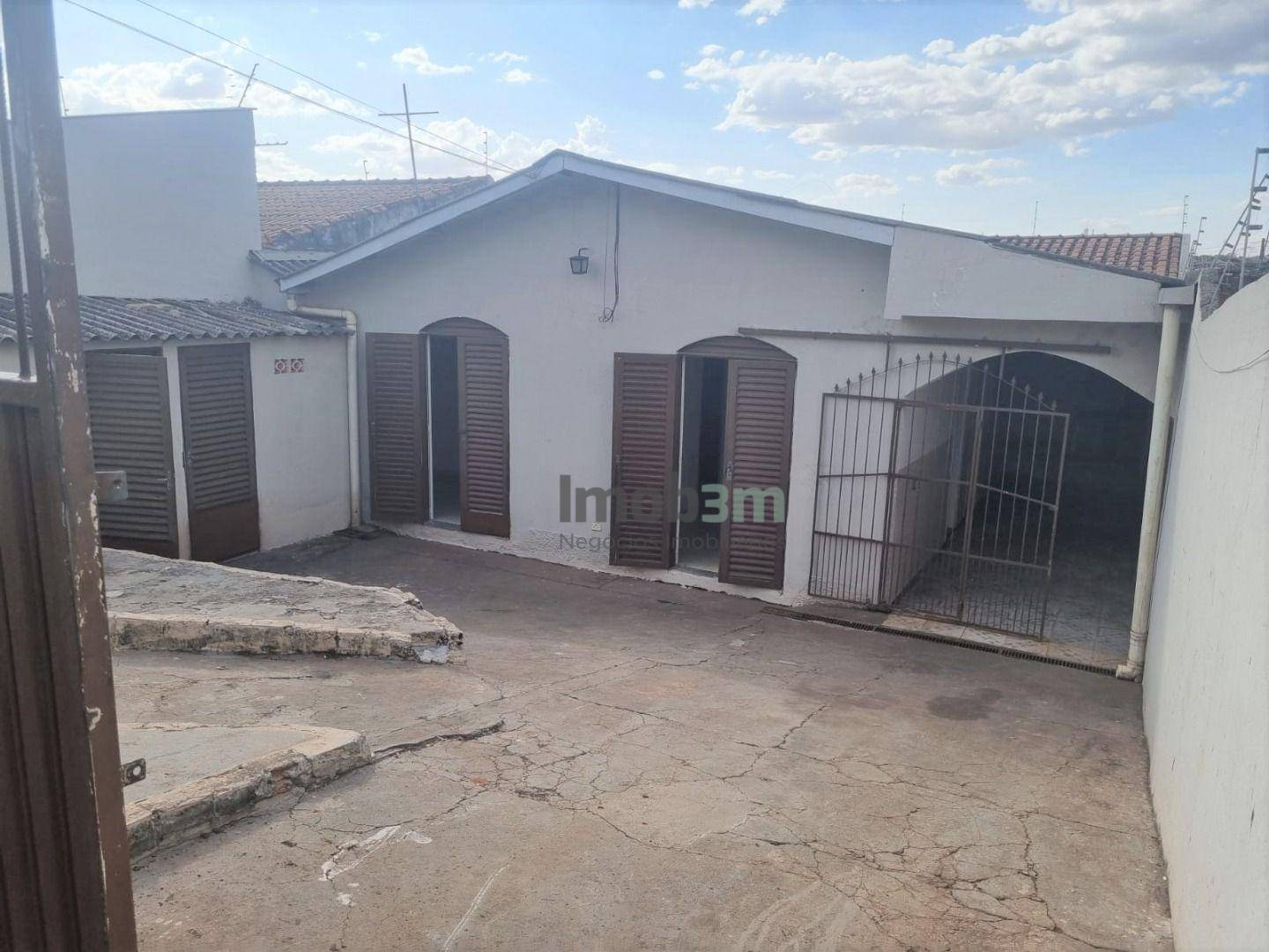 Casa à venda com 3 quartos, 200m² - Foto 4