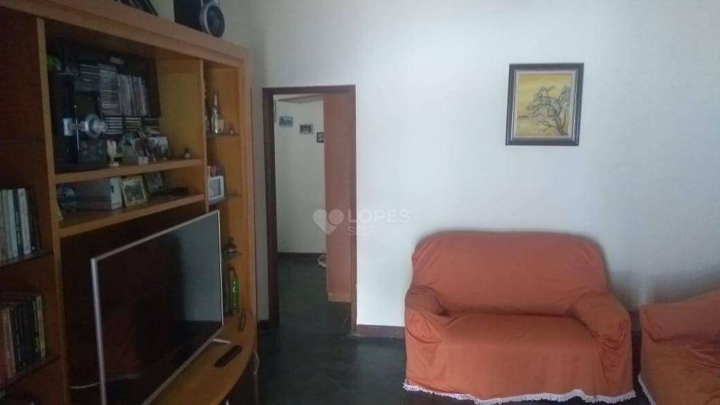 Casa à venda com 3 quartos, 330m² - Foto 5