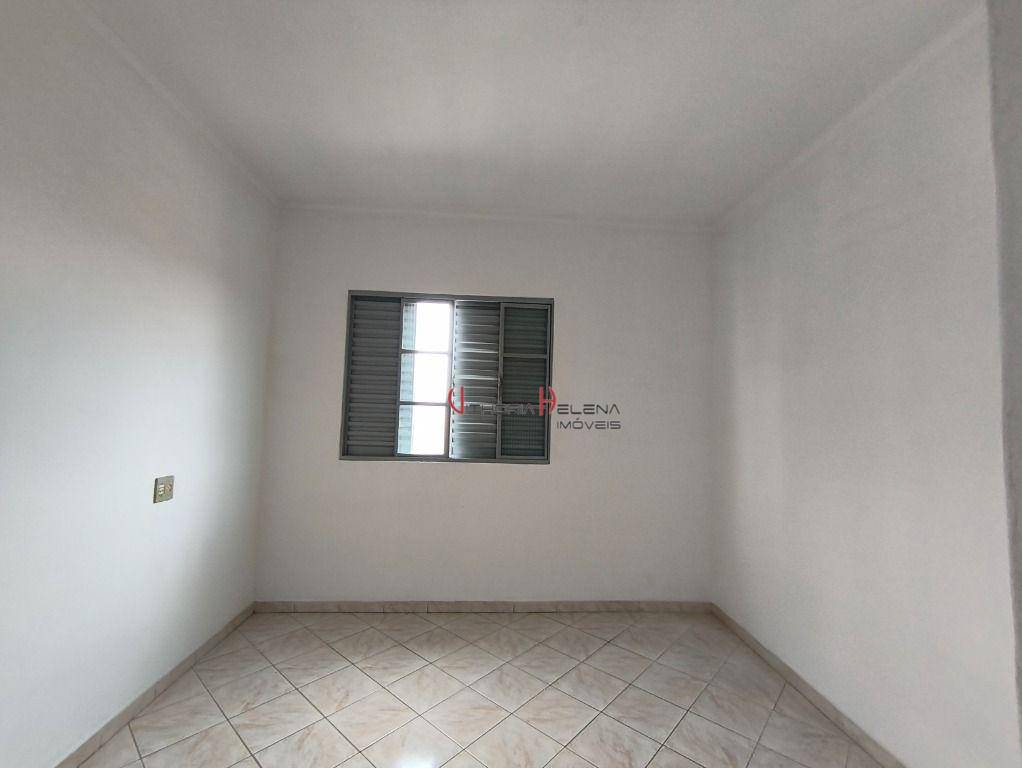 Casa para alugar com 3 quartos, 130m² - Foto 12