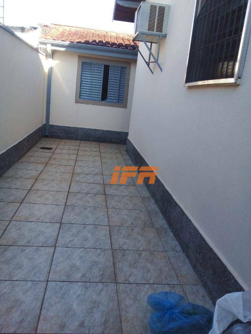 Casa à venda com 4 quartos, 190m² - Foto 12