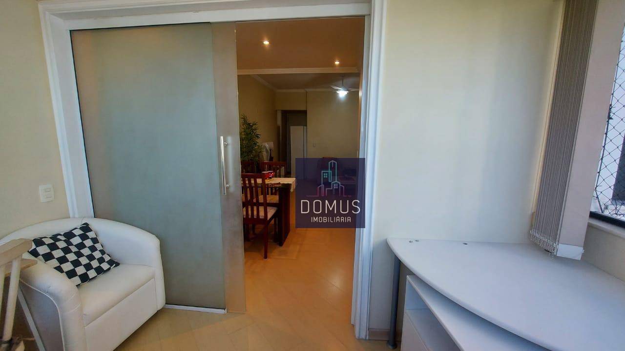 Apartamento à venda com 3 quartos, 70m² - Foto 3