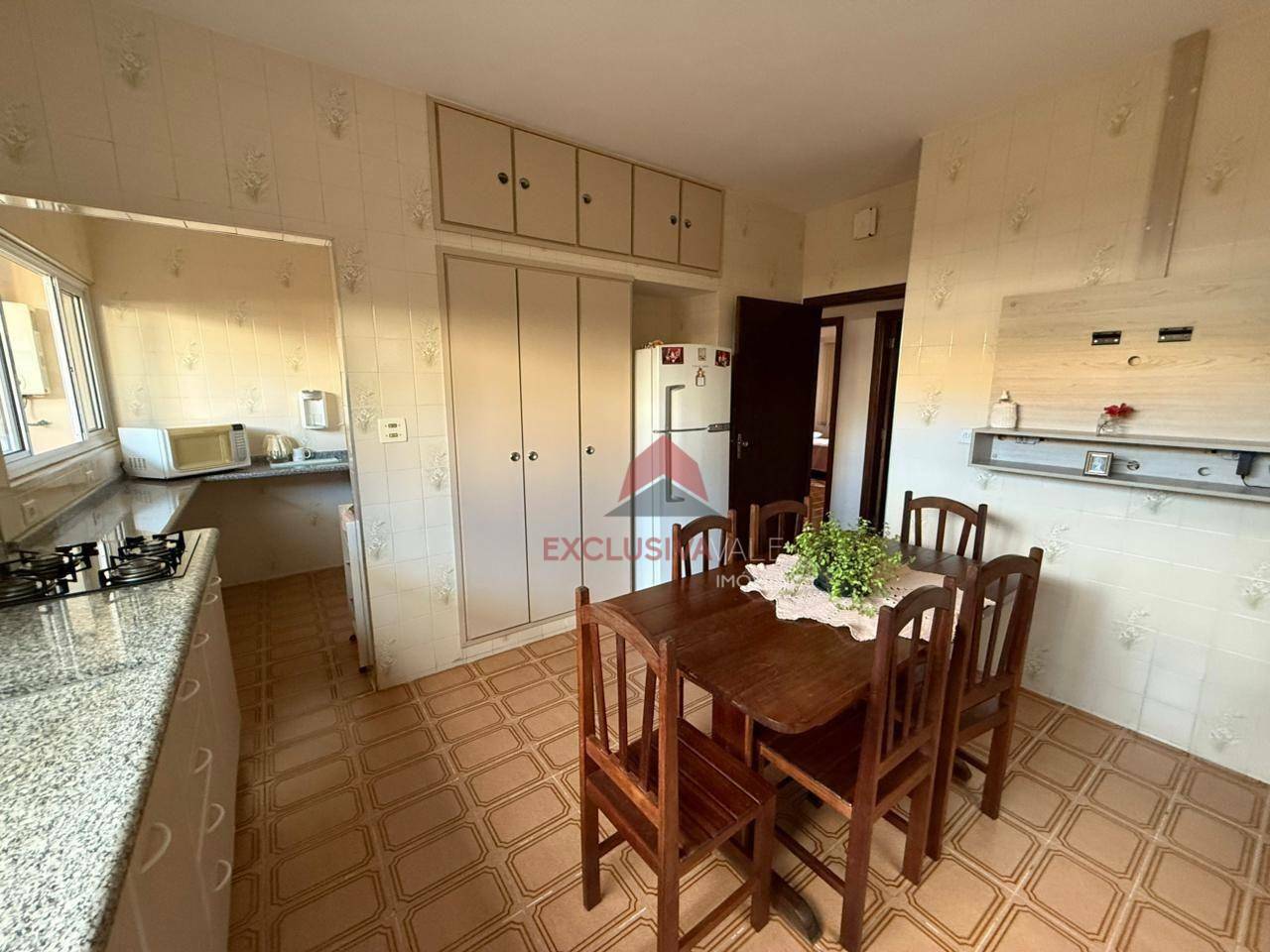 Casa à venda com 5 quartos, 149m² - Foto 8