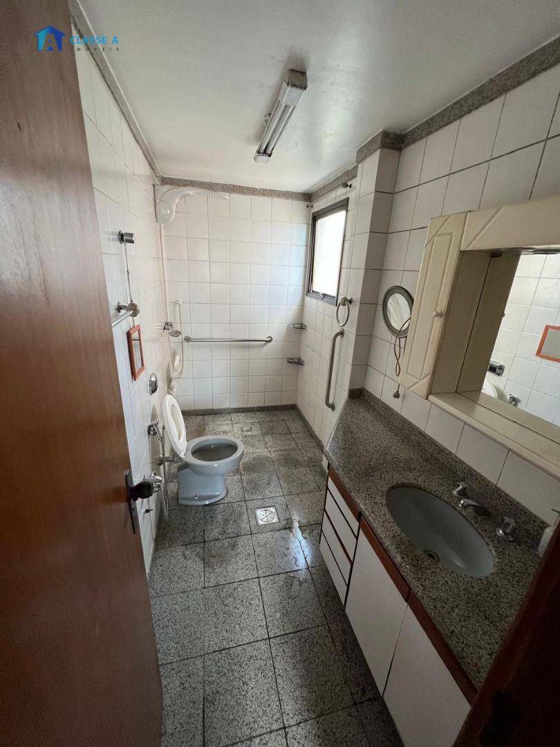 Apartamento à venda com 4 quartos, 250m² - Foto 4