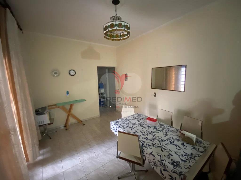 Casa à venda com 3 quartos, 193m² - Foto 2