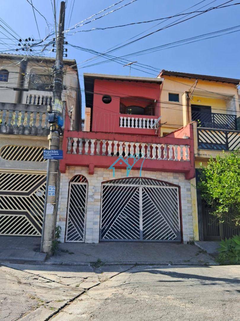 Sobrado à venda com 3 quartos, 180m² - Foto 1