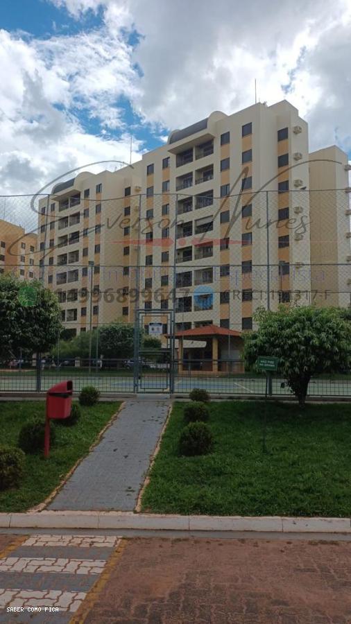 Apartamento à venda com 3 quartos, 98m² - Foto 2