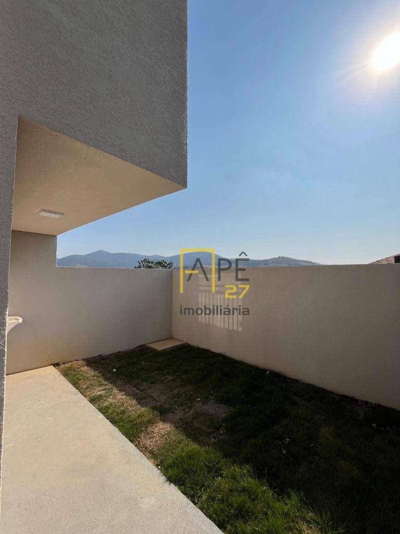 Casa à venda com 2 quartos, 57m² - Foto 4