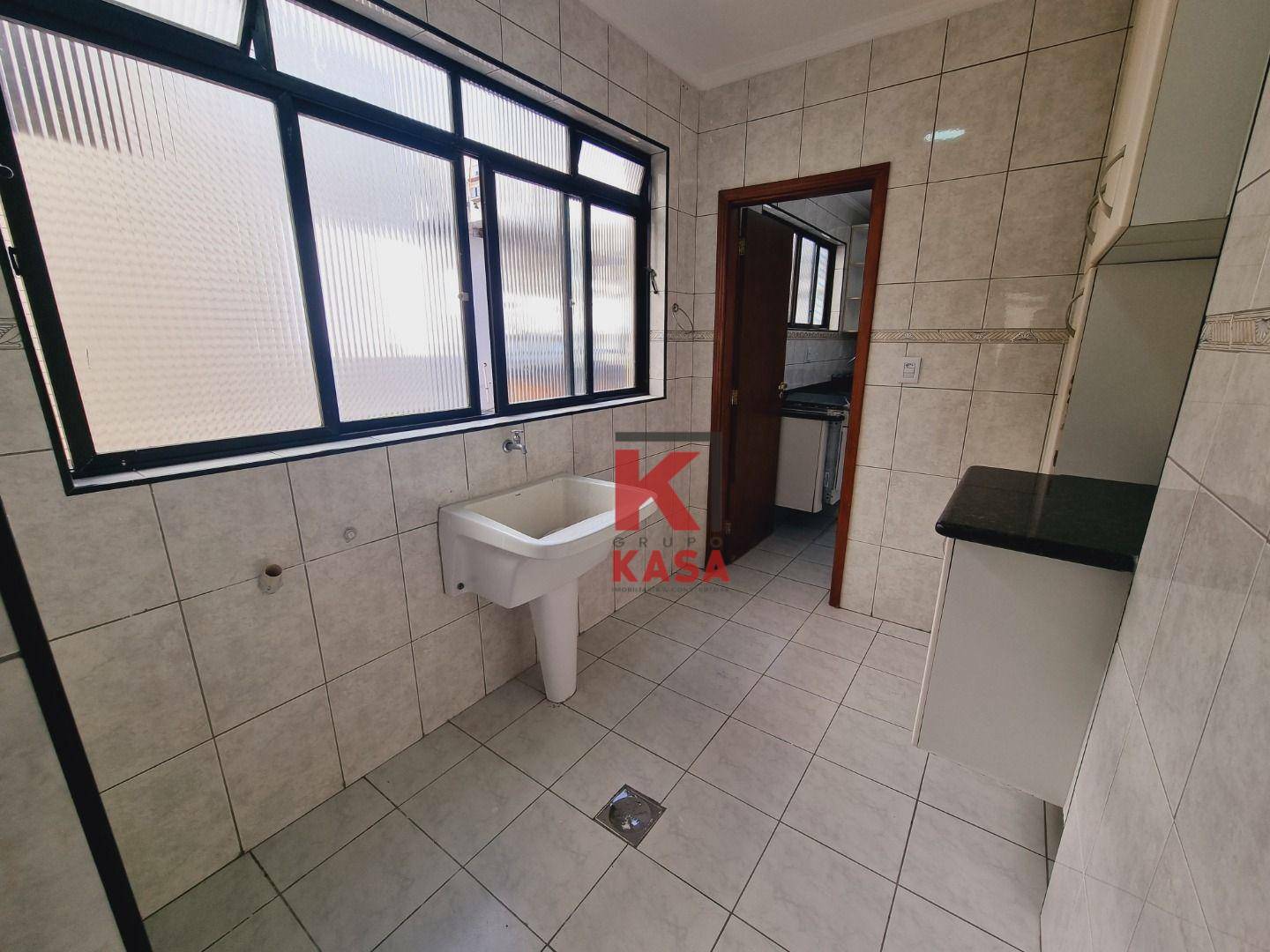 Casa à venda e aluguel com 3 quartos, 339m² - Foto 43