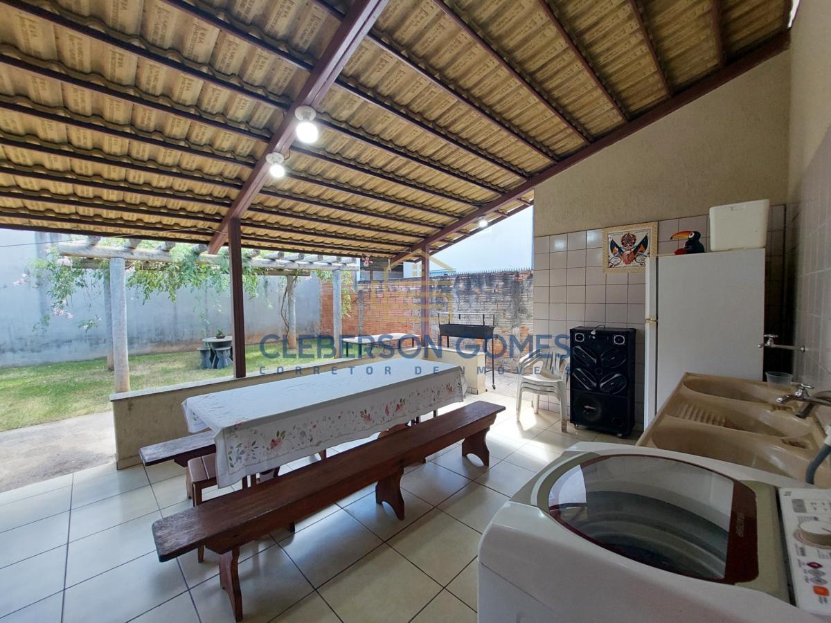 Casa à venda com 3 quartos, 360m² - Foto 3