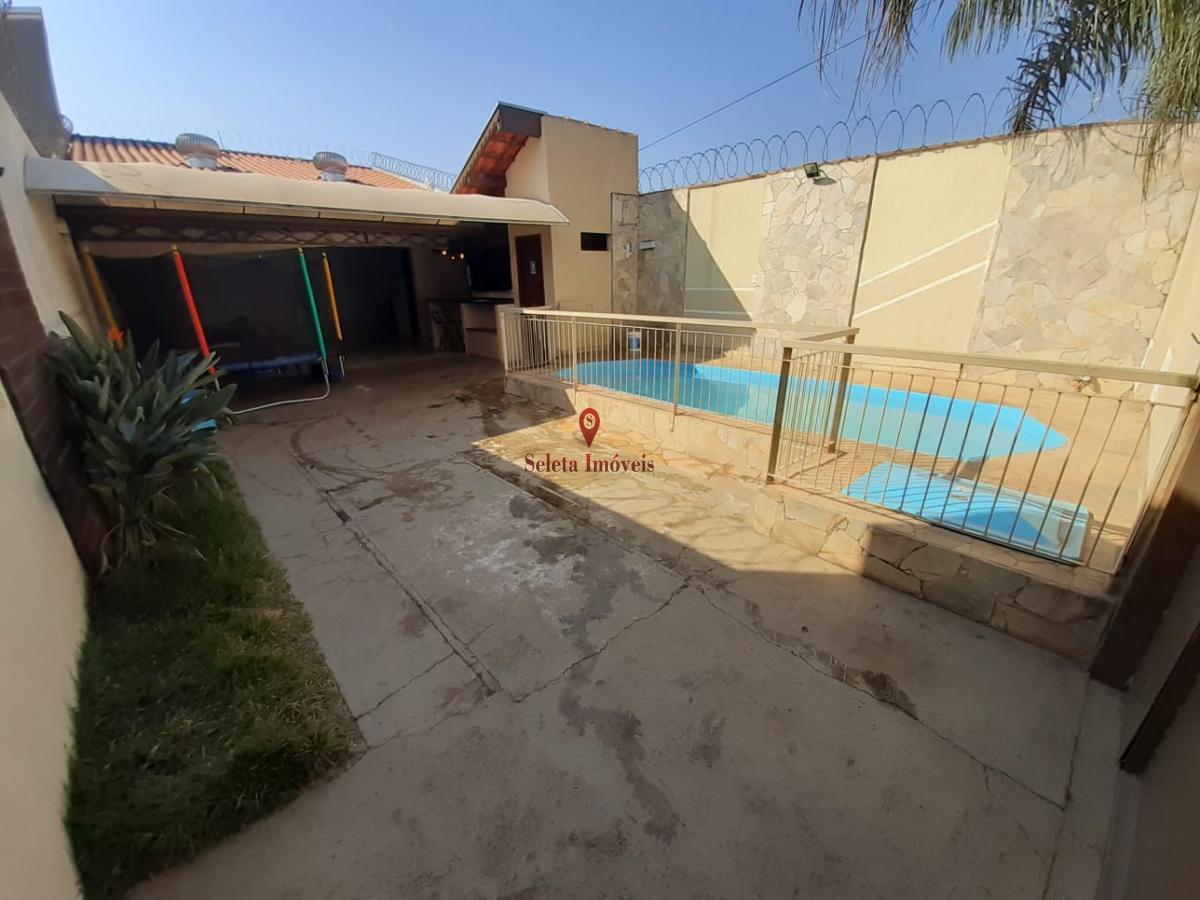 Fazenda à venda com 1 quarto, 110m² - Foto 1