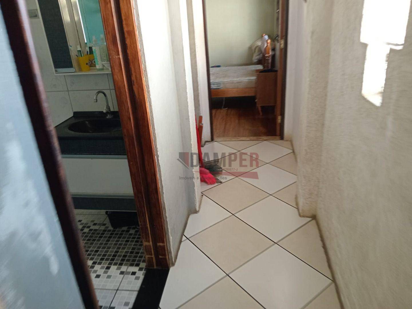 Casa para alugar com 3 quartos, 90m² - Foto 4