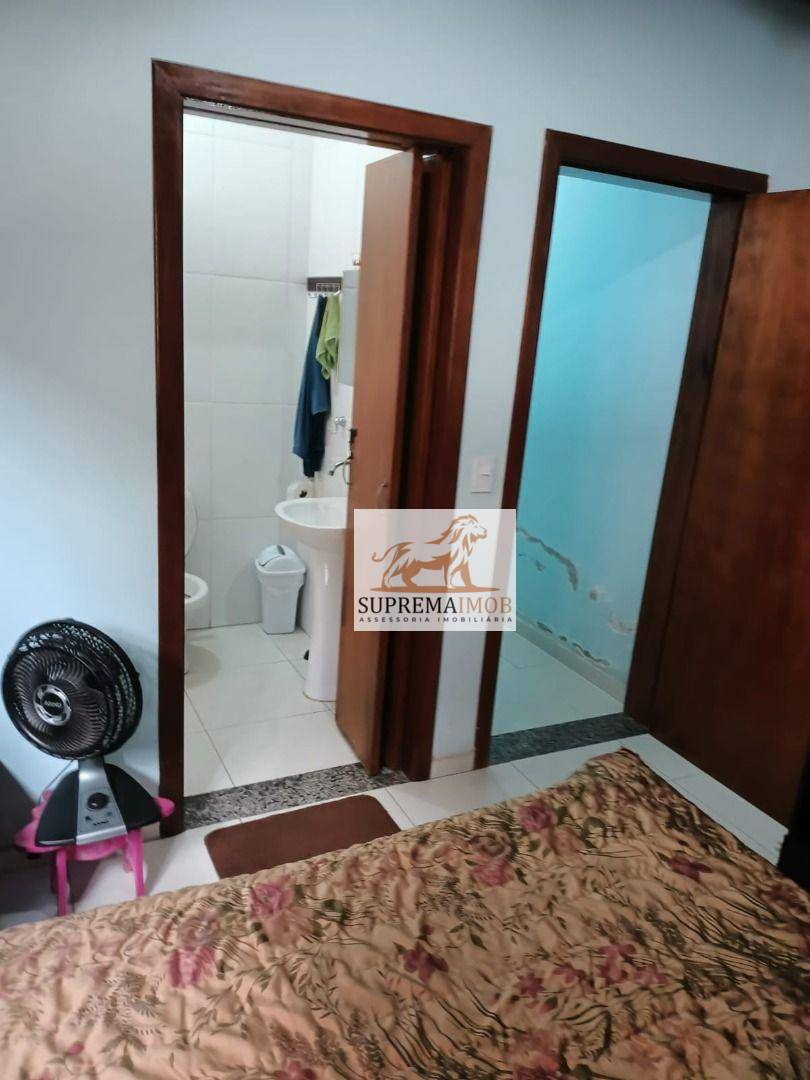 Sobrado à venda com 3 quartos, 180m² - Foto 4