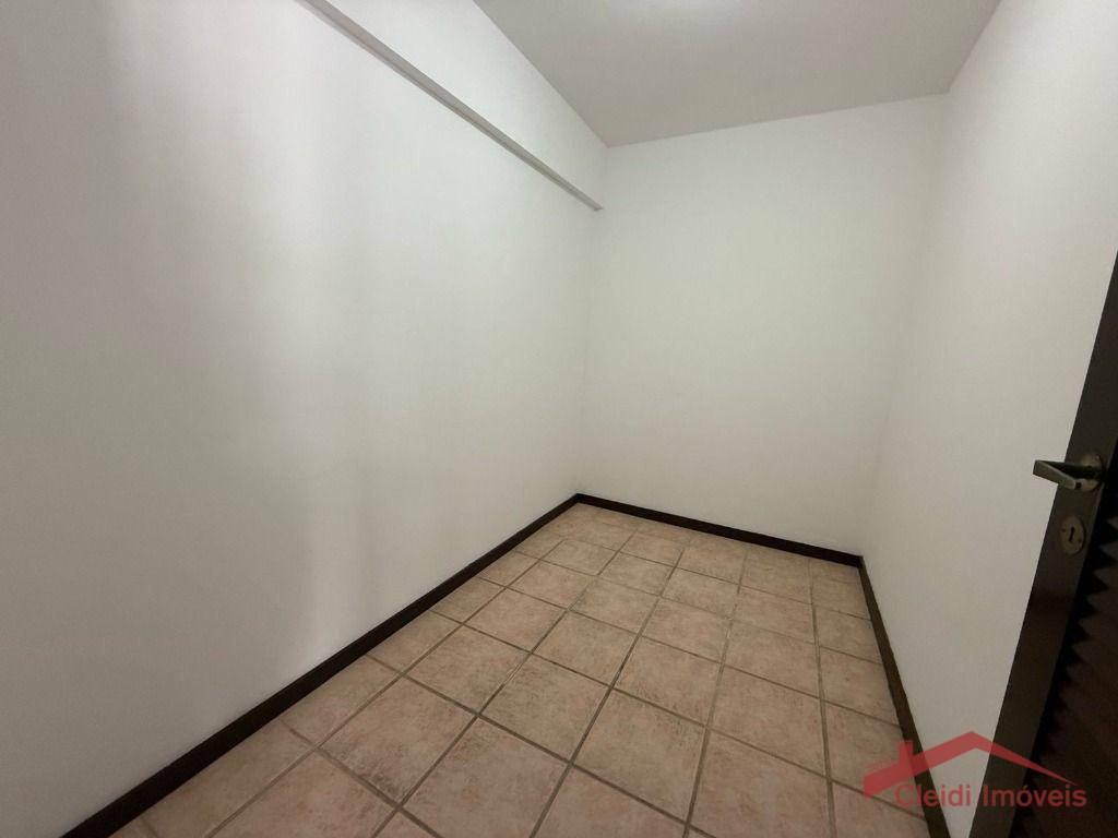 Apartamento para alugar com 3 quartos, 122m² - Foto 24