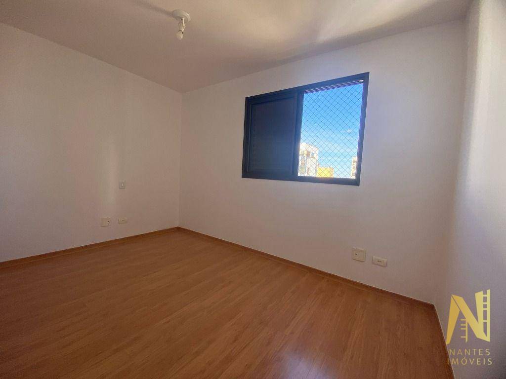 Apartamento para alugar com 3 quartos, 87m² - Foto 18