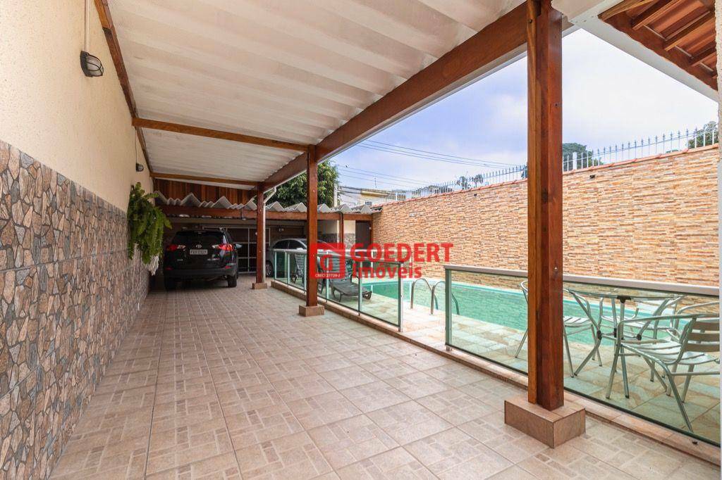 Casa à venda com 4 quartos, 300m² - Foto 30