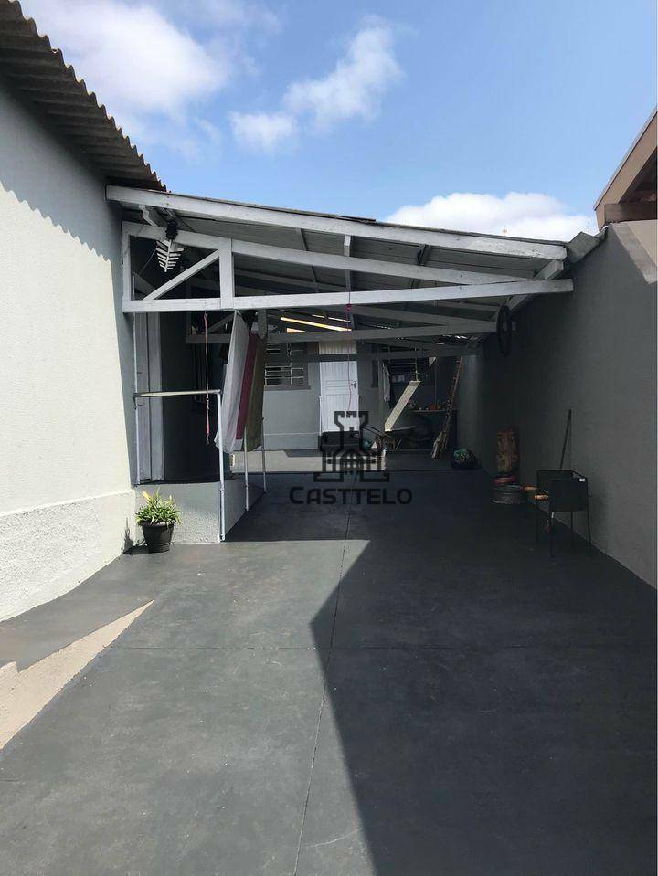 Casa à venda com 4 quartos, 120m² - Foto 2